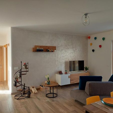 La Bougainville - Luxury Apartment Torbole Sul Garda Eksteriør bilde