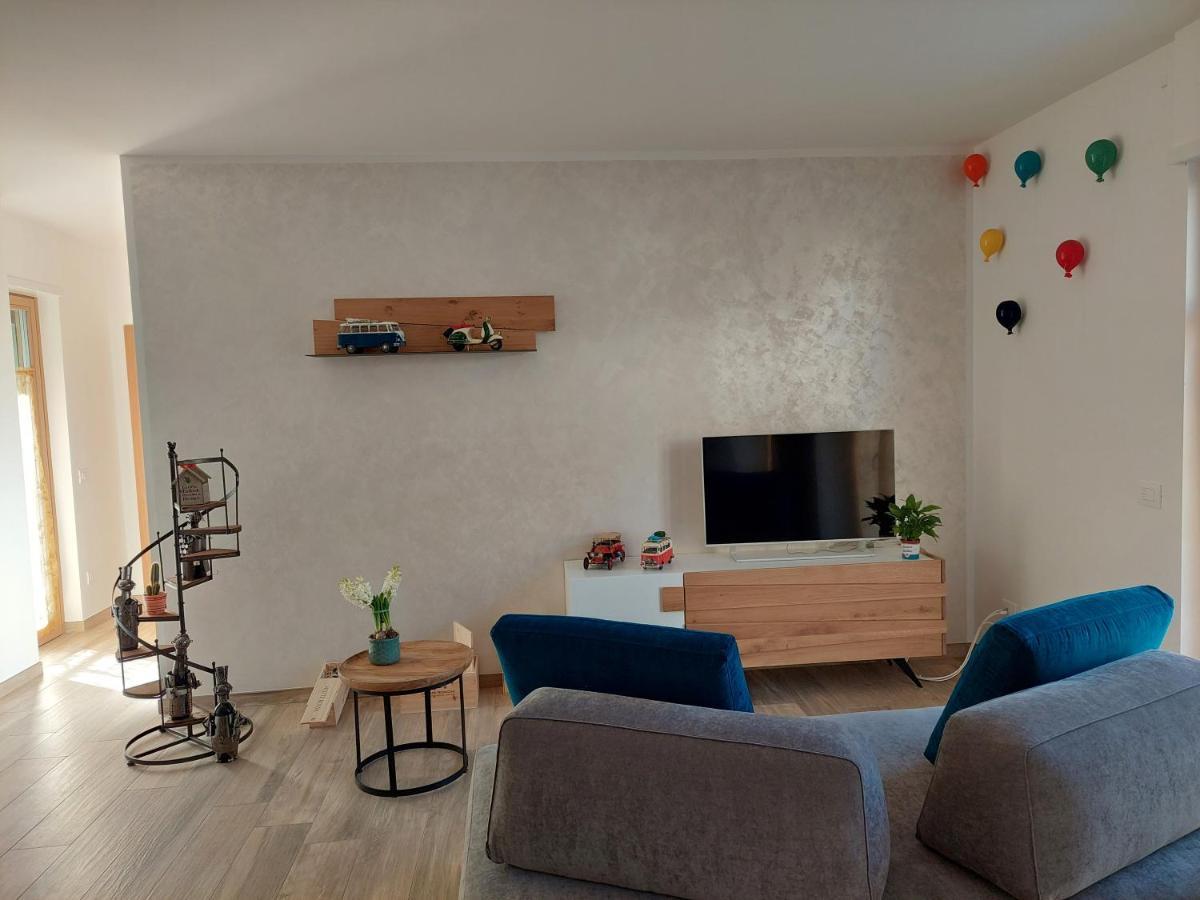 La Bougainville - Luxury Apartment Torbole Sul Garda Eksteriør bilde