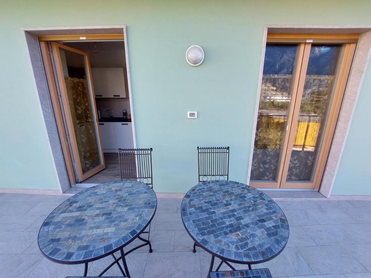 La Bougainville - Luxury Apartment Torbole Sul Garda Eksteriør bilde