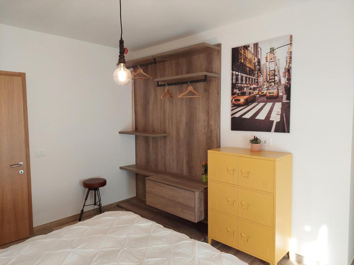La Bougainville - Luxury Apartment Torbole Sul Garda Eksteriør bilde