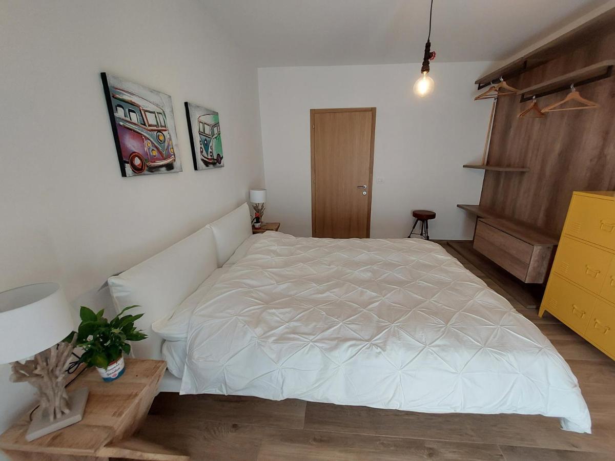 La Bougainville - Luxury Apartment Torbole Sul Garda Eksteriør bilde