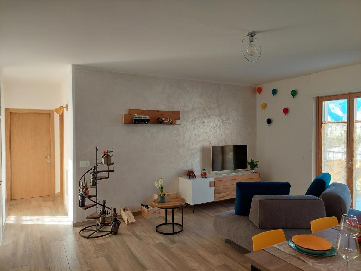 La Bougainville - Luxury Apartment Torbole Sul Garda Eksteriør bilde