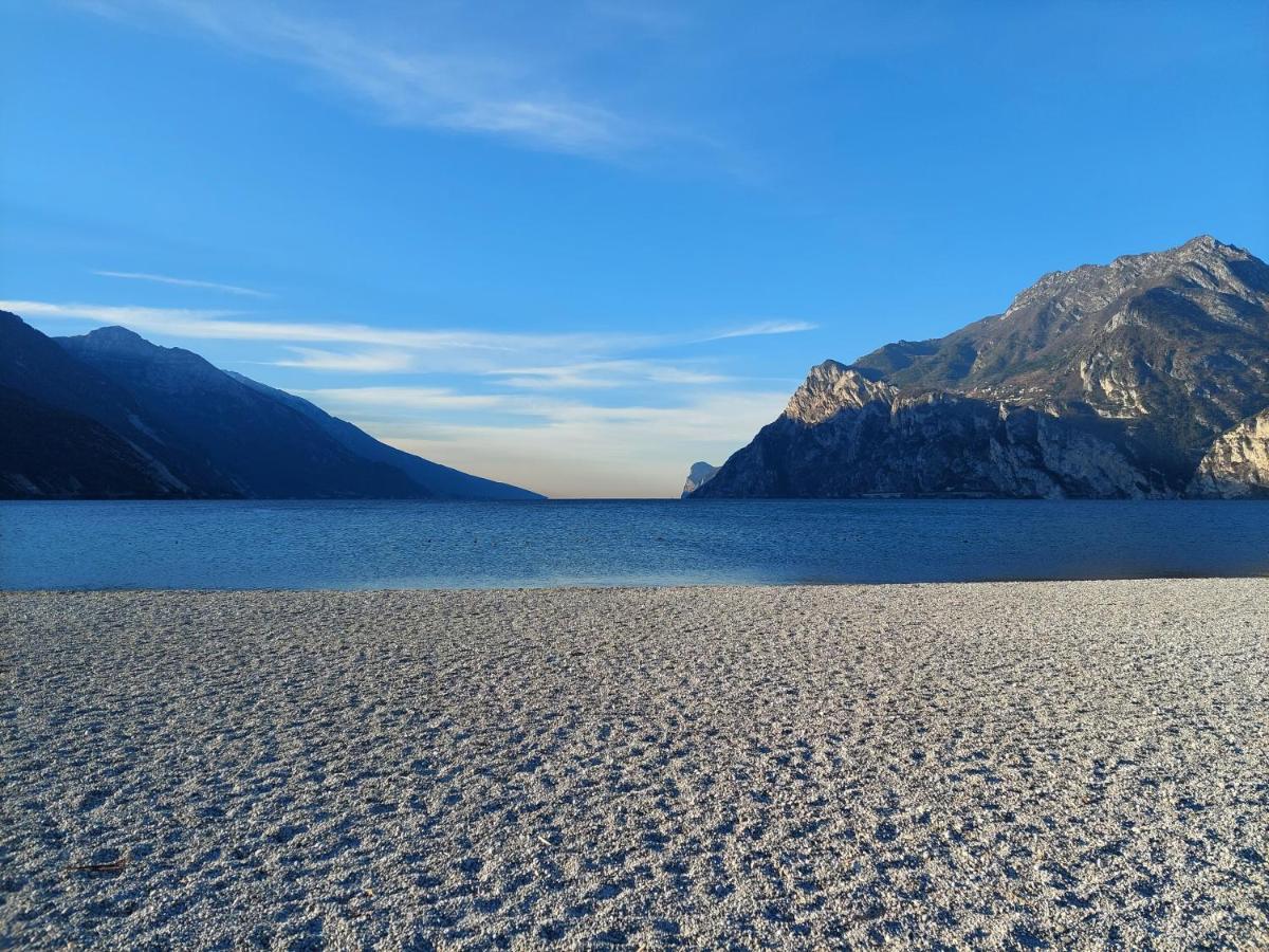 La Bougainville - Luxury Apartment Torbole Sul Garda Eksteriør bilde