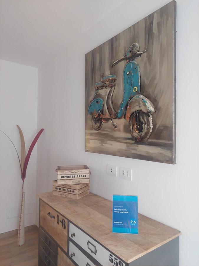 La Bougainville - Luxury Apartment Torbole Sul Garda Eksteriør bilde